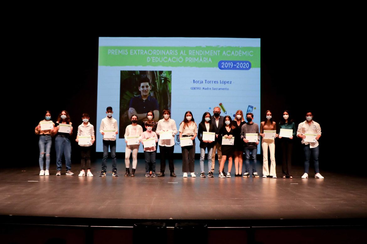 Torrent premia el rendimiento académico del alumnado con mejores expedientes