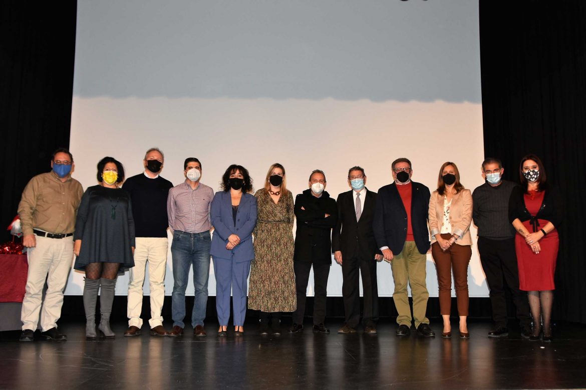 La AVV El Vedat celebra la gala de entrega de premios del XIV Certamen Literario