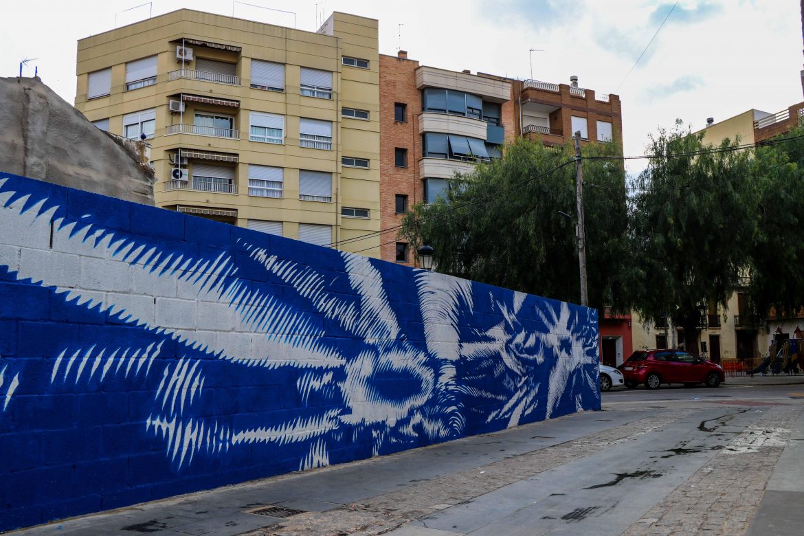 Torrent luce un mural del I Certamen de Arte Urbano Encarna Jiménez