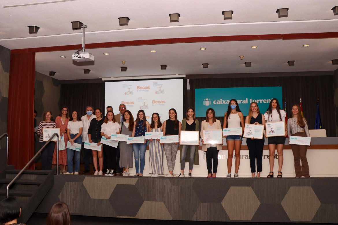 El Fondo Social Caixa Rural Torrent entrega los Premios al Mejor Expediente de Bachillerato