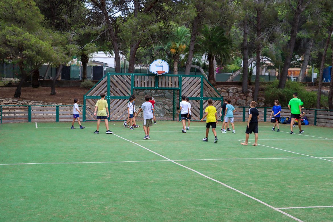 Más de 400 niños y niñas participan en los Campus Deportivos del Ayuntamiento de Torrent