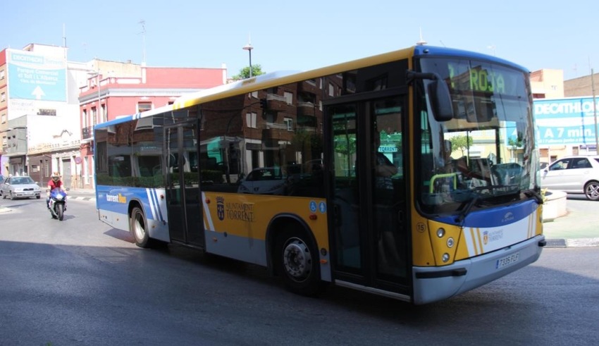 TorrentBus ofrece transporte gratuito hasta el Parque Acuático El Vedat durante julio y agosto