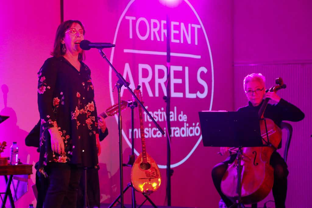 El festival ‘Arrels’ cierra su sexta edición llenando el Auditori de Torrent, l’Antic Mercat y el Centro de Mayores Santa Elena