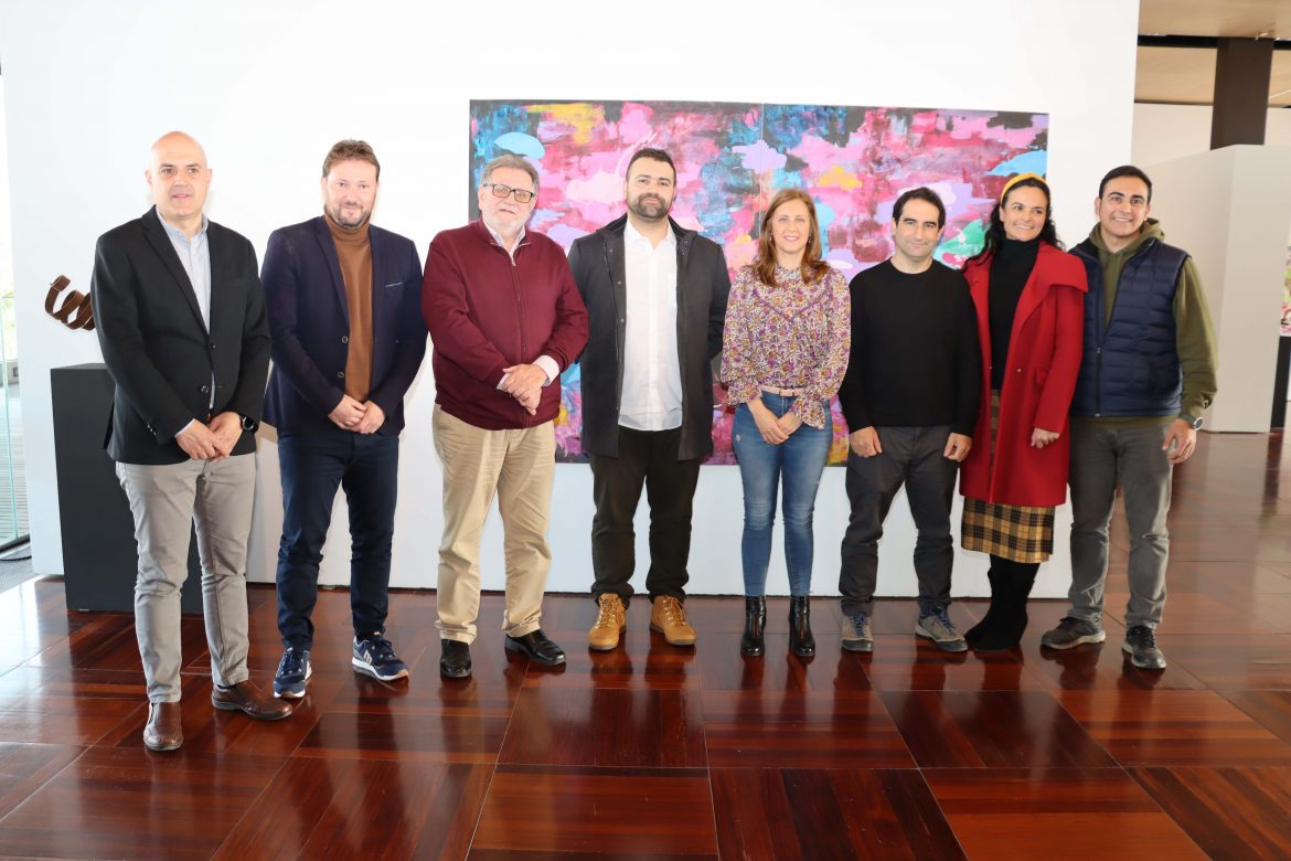 El artista torrentino, José Martínez Ortí, inaugura la exposición Alquimia visual, del ferro al color en el EMAT