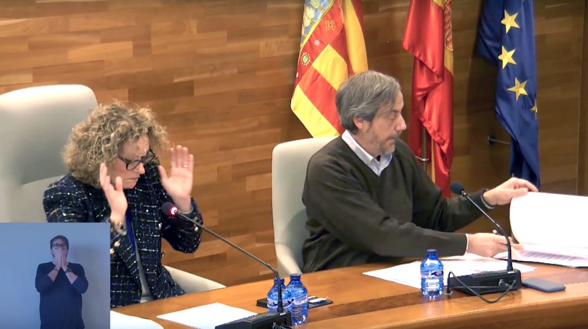 Amparo Folgado se esconde detrás del funcionariado y contesta con un “estamos en Navidad” a la interpelación del PSOE por los ataques al Grupo Municipal Socialista por parte de su personal de confianza y concejales