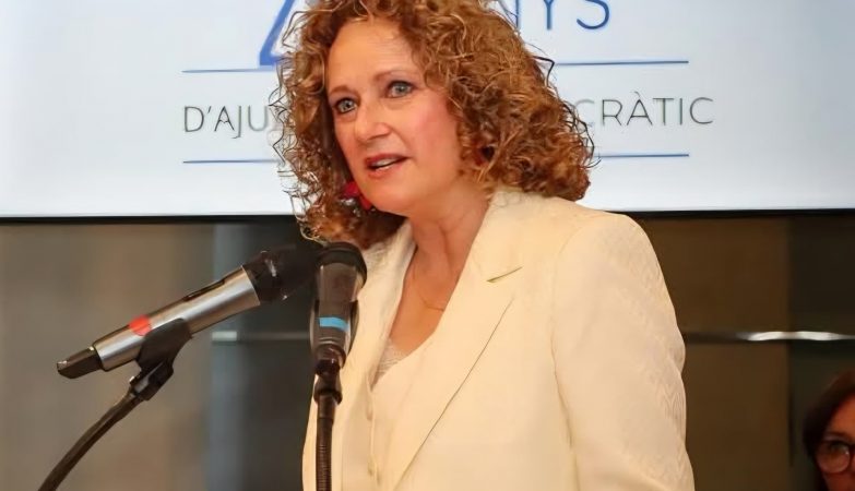 ¡Amparo Folgado se gasta más de 25.000 euros en celebrar 46 años de ayuntamiento democrático!