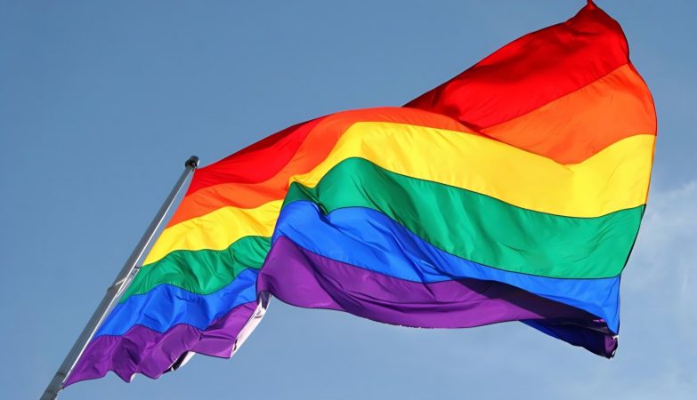 Bandera LGTBI+ Torrent