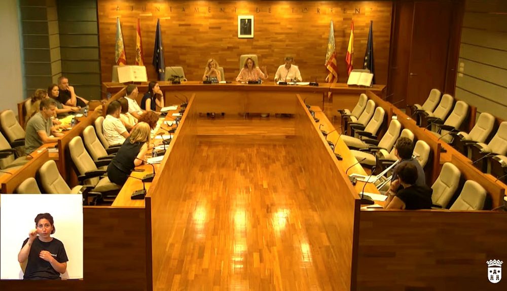 El PSOE de Torrent abandona el Pleno en protesta por el veto de PP y Vox a las subvenciones deportivas de la próxima temporada